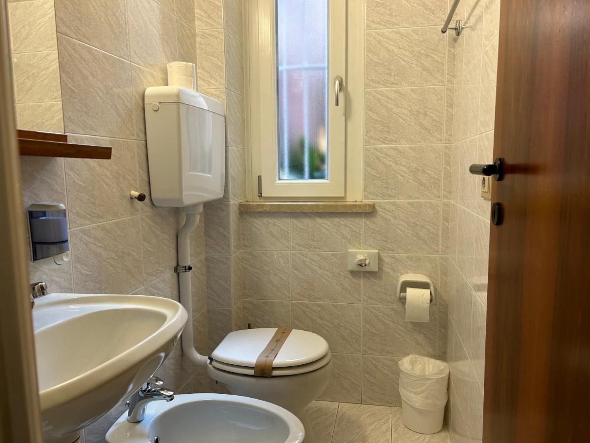 Albergo Da Pina Lazise Rum bild