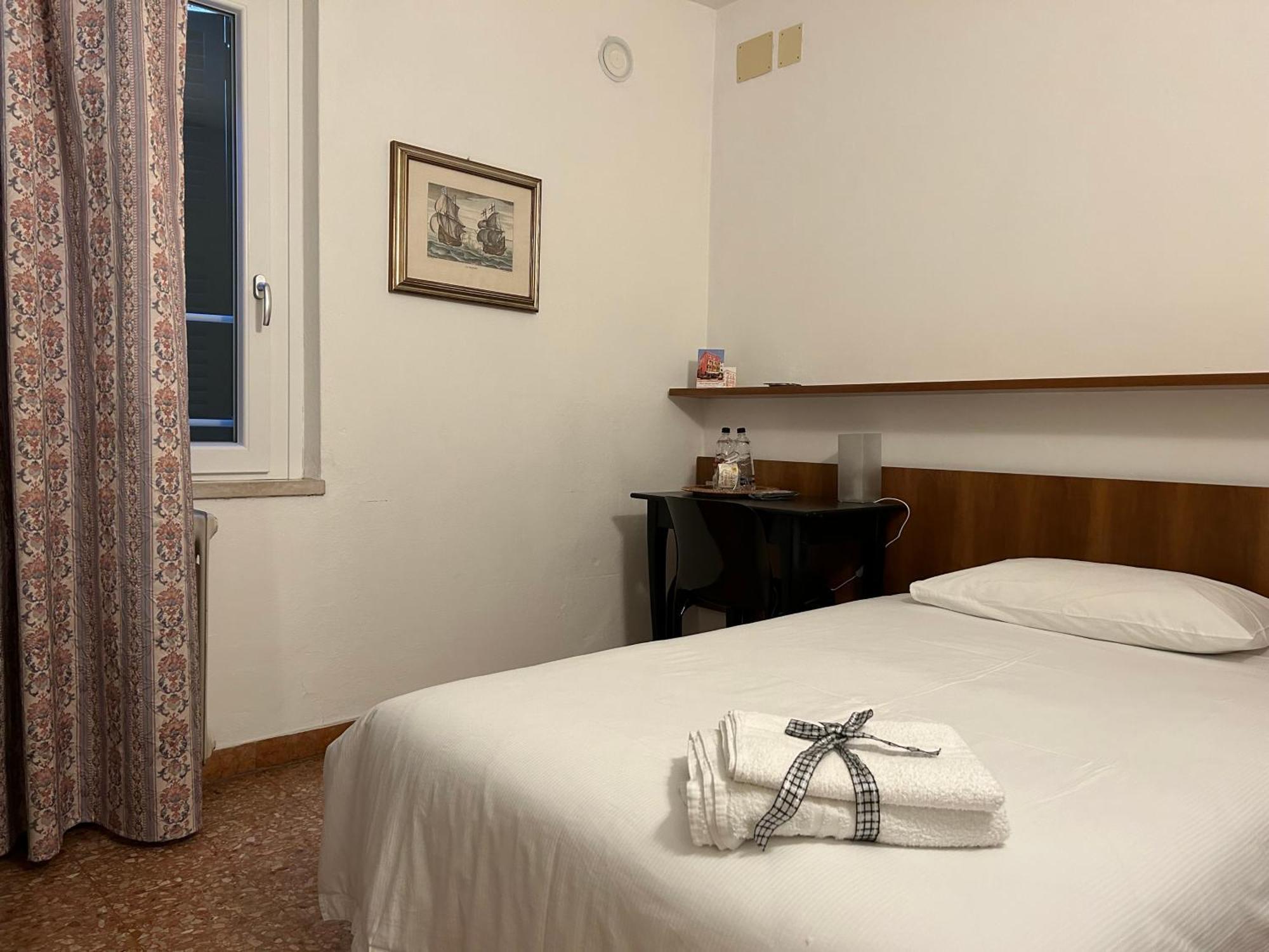 Albergo Da Pina Lazise Exteriör bild